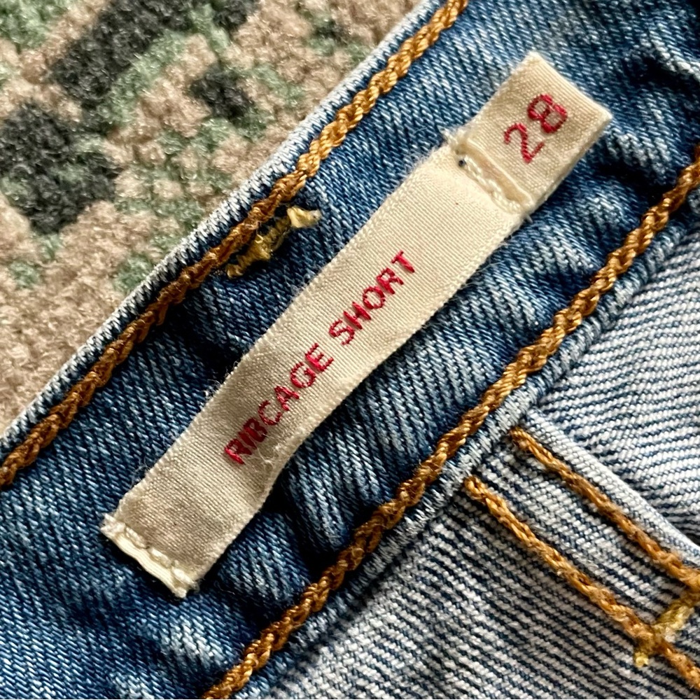 Levi’s Levi Strauss Medium Wash Ribcage Cut Off Jean Denim Shorts Button Fly - Picture 4 of 10